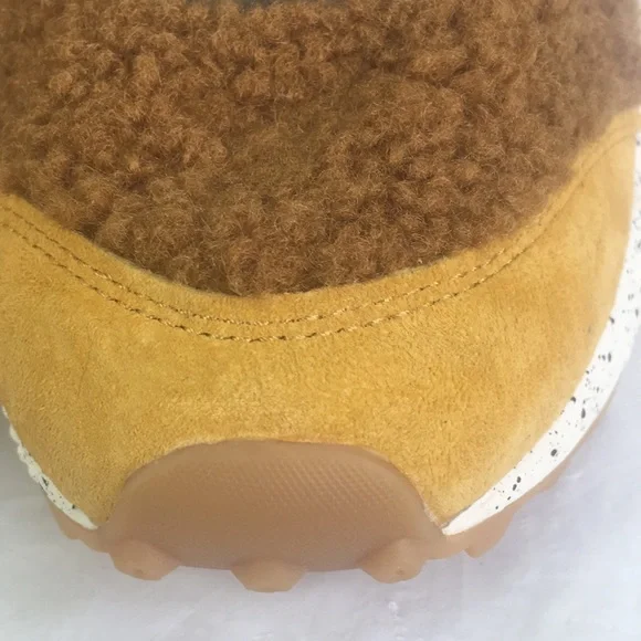 New Flower Mountain Women's Noa Sneaker Faux Shearling Kotetsu Tan - Picture 3 of 10